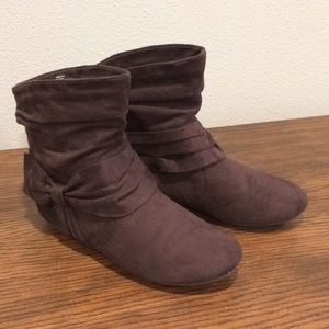 Rampage Ankle Booties Brown Suede Fabric, size 8.5